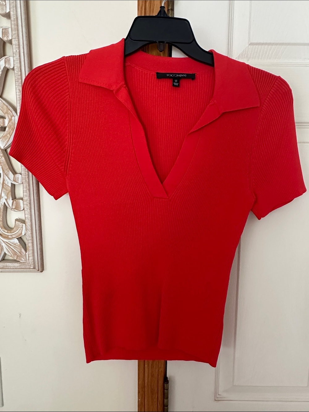 TOCCIN (NY) Red Ribbed V‑Neck  Polo Top. Size M